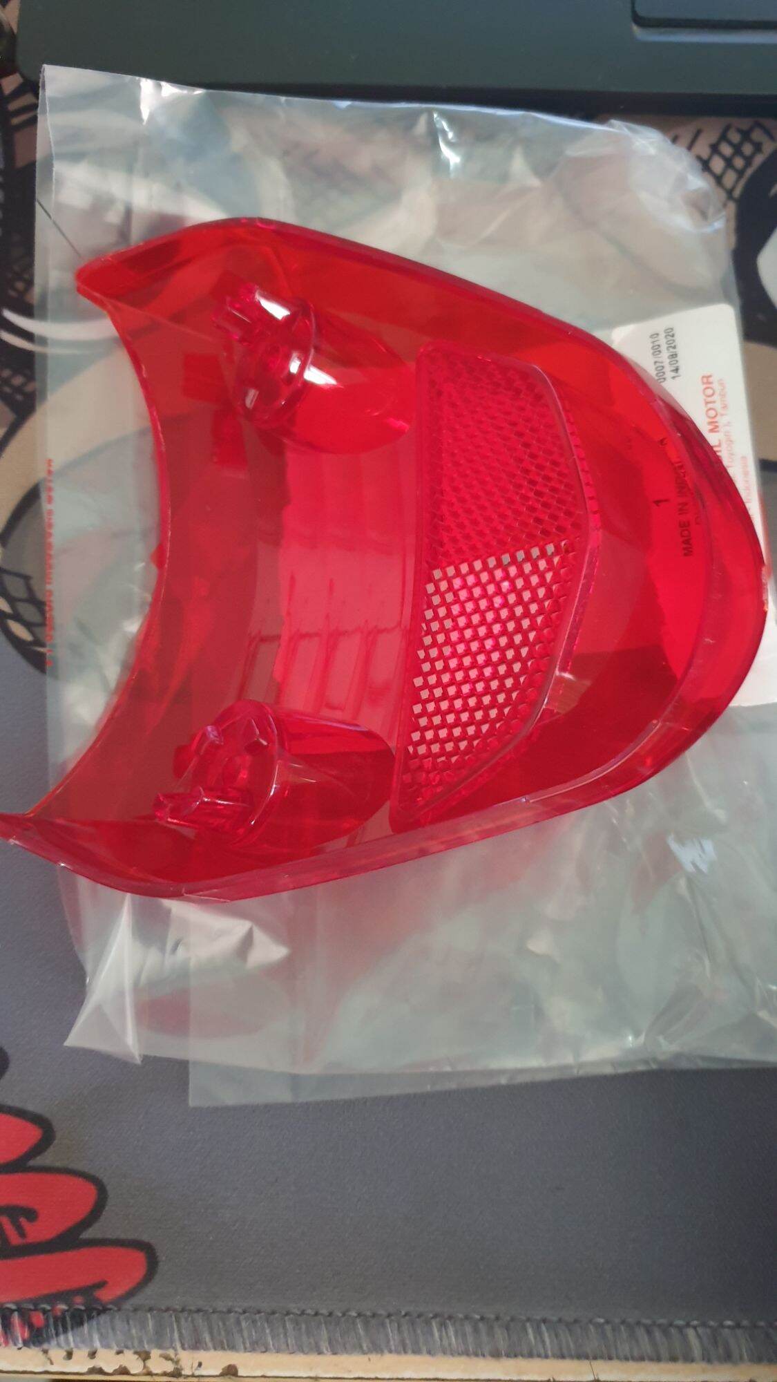 kính trong đèn lái xe axelo 125