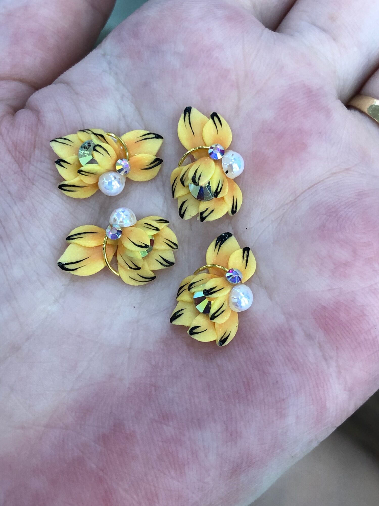 Hoa bột - phụ kiện nail - cúc vẽ
