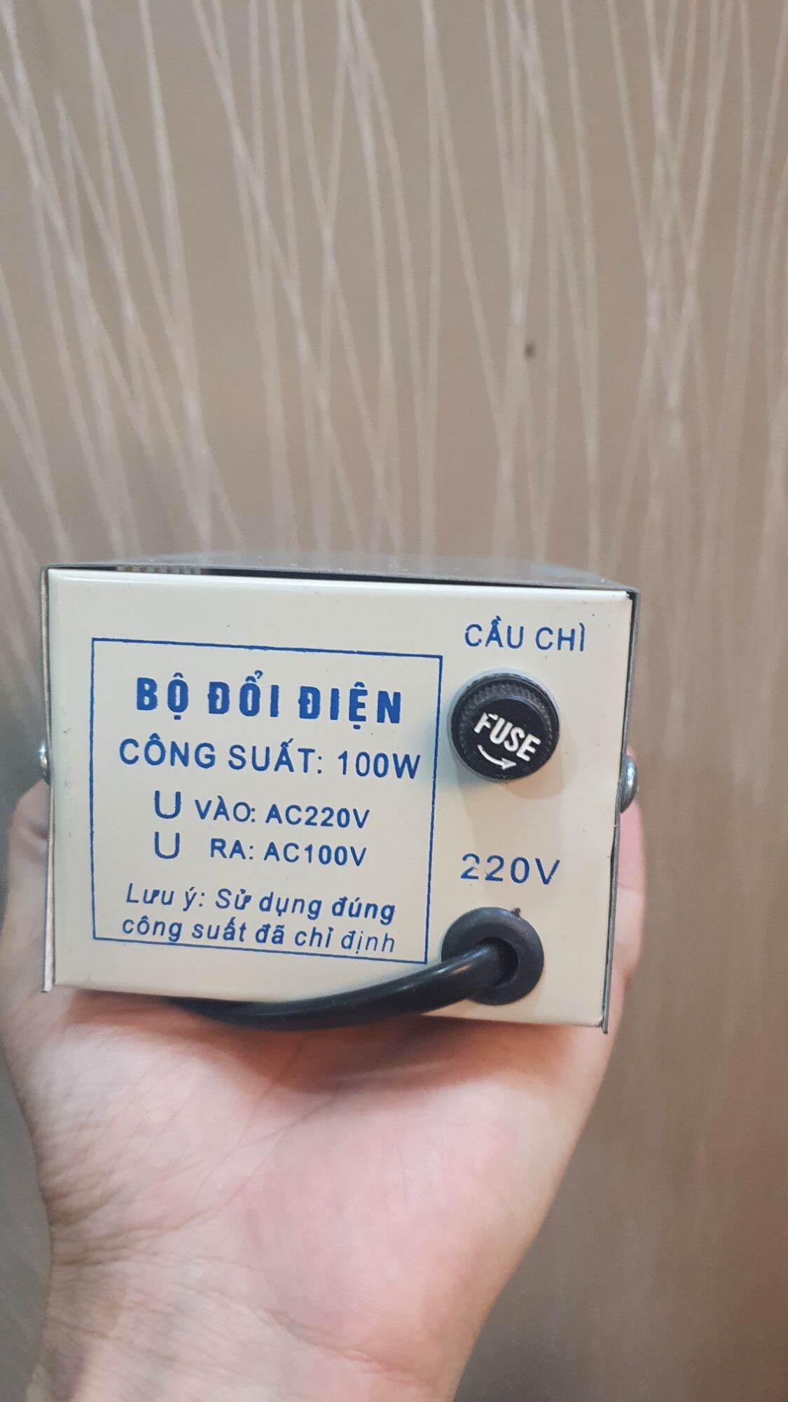 Bộ đổi nguồn 220v sang 110v  công suất 100w