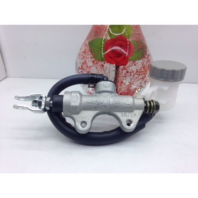 Heo đạp - pen đạp thắng sau yamaha loại 1 - pen dầu exciter 150++ Pen đạp thắng sau Yamaha chất lượng cao, dùng cho xe Exiter 135 hoặc exciter 150 hoặc dùng để chế thắng sau mọi loại xe
Sản phẩm được thiết kế chắc chắn độ hoàn thiện cao