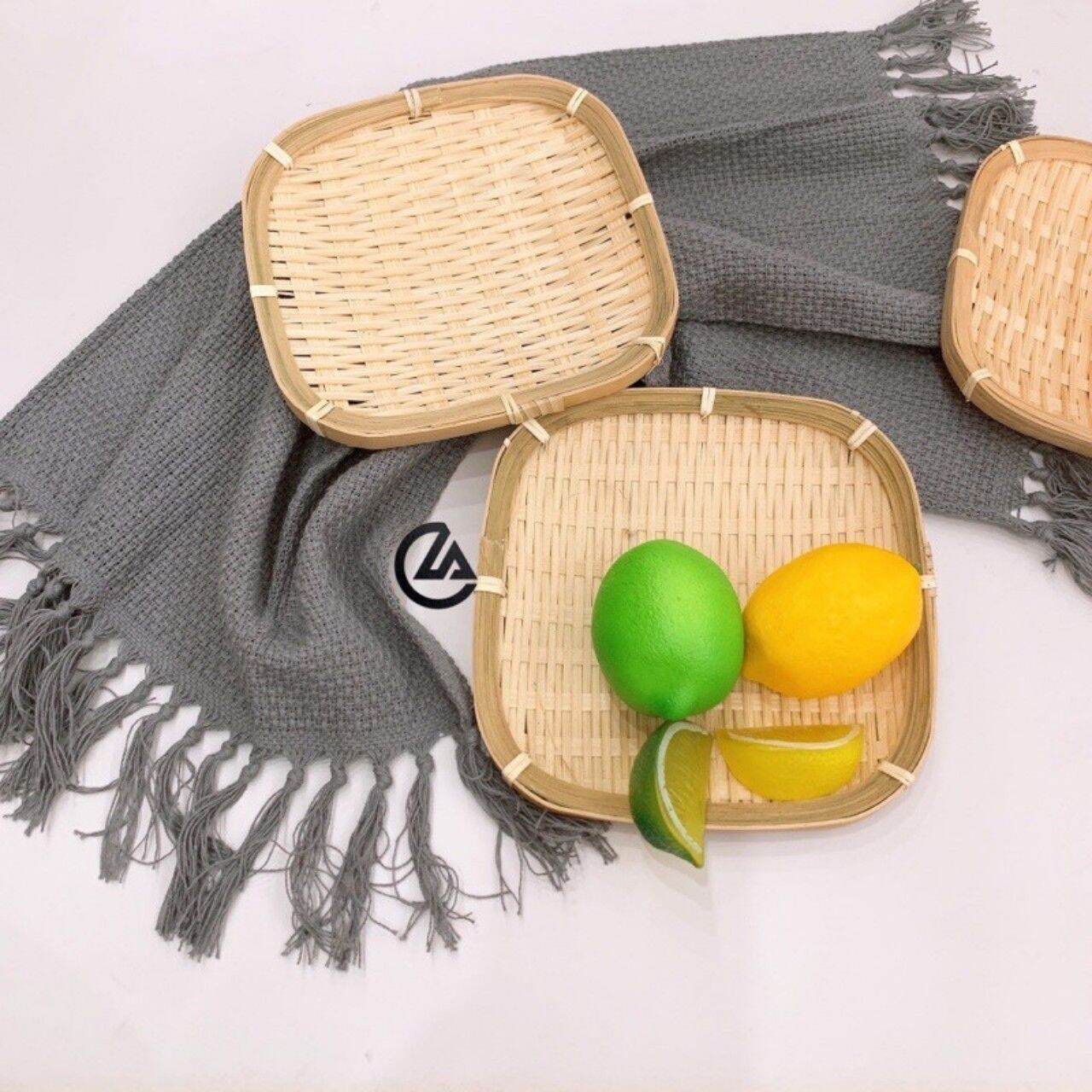 Mẹt tre trắng hình vuông