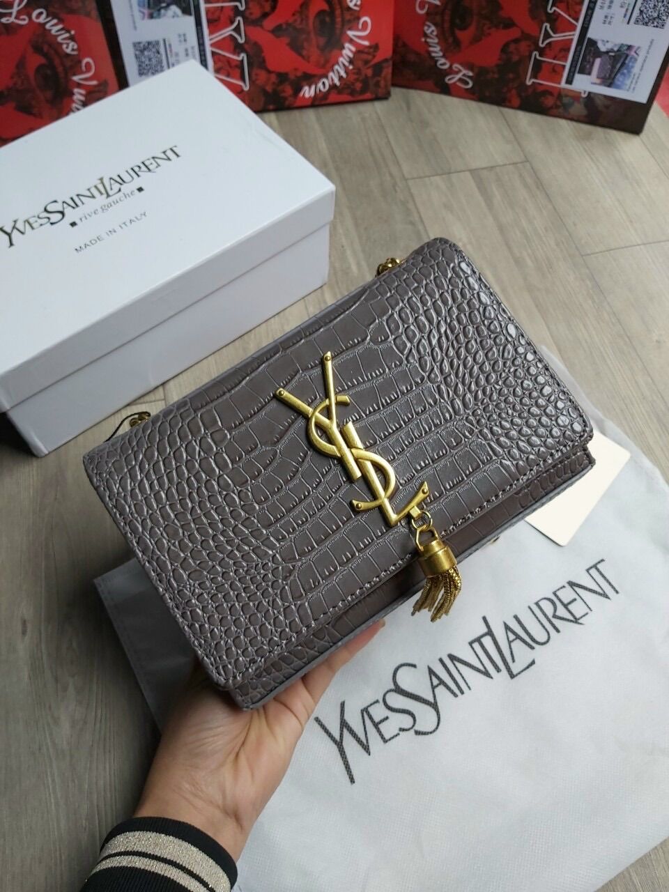 Túi cluth YSLaurent 22cm da bóng rắn, fullbox (chuẩn hàng đẹp)