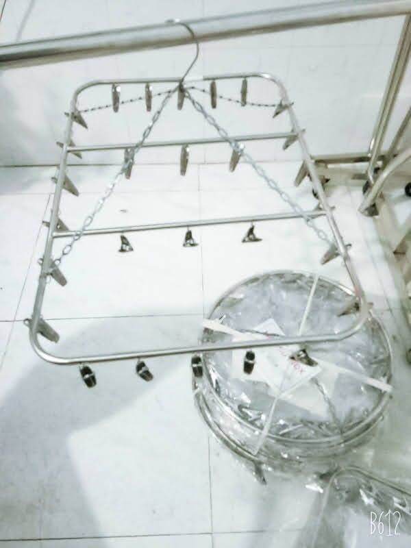 Móc dù kẹp đồ em bé inox 1 tầng gồm 28 móc