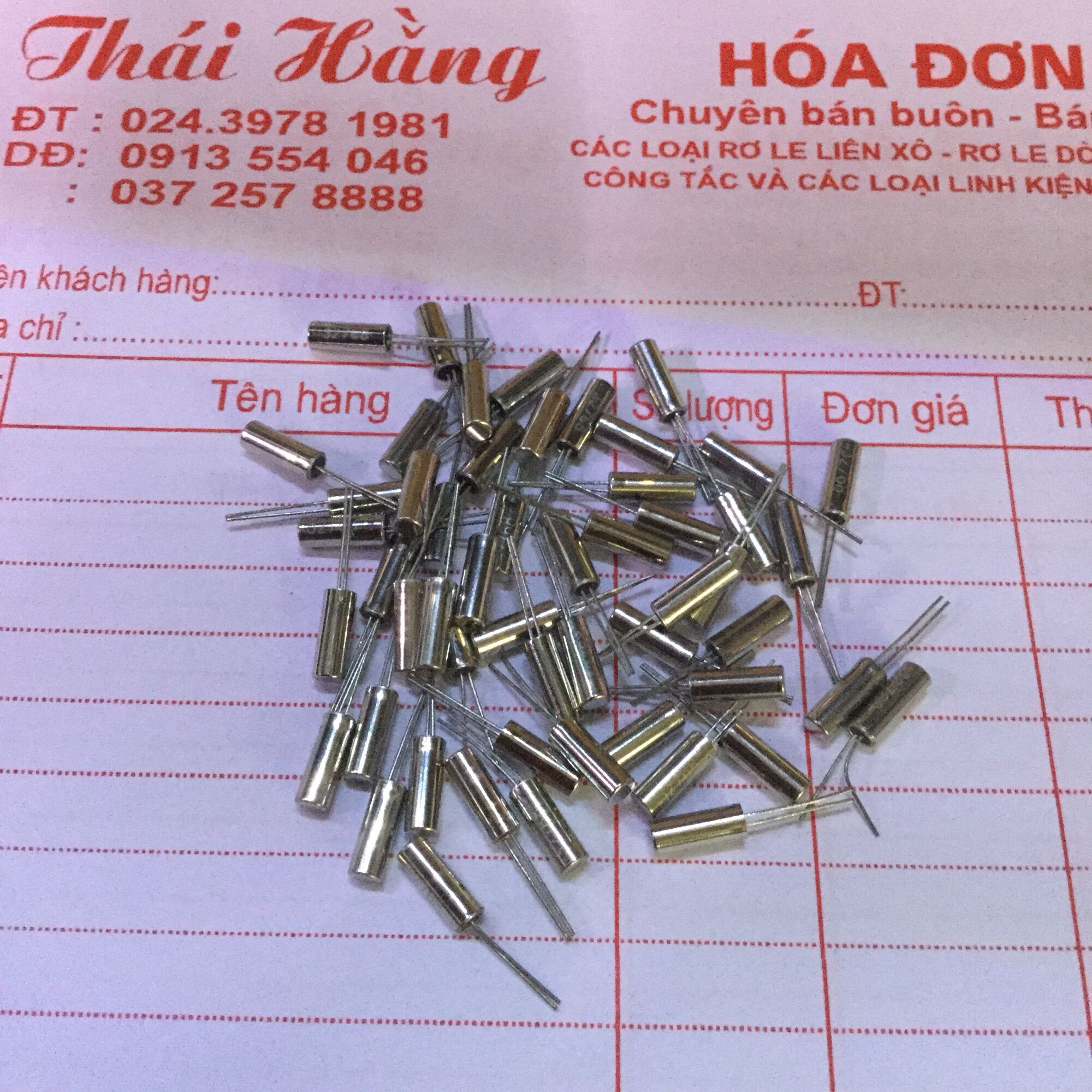 Thạch anh ống 32M -2 chân (20 chiếc)