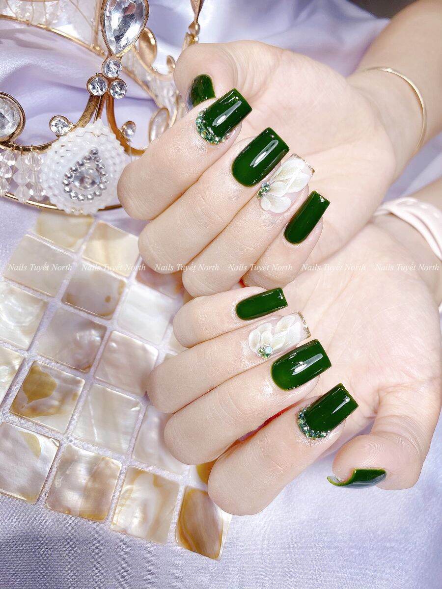 Móng tay giả úp vuông fom chuẩn đẹp y hình