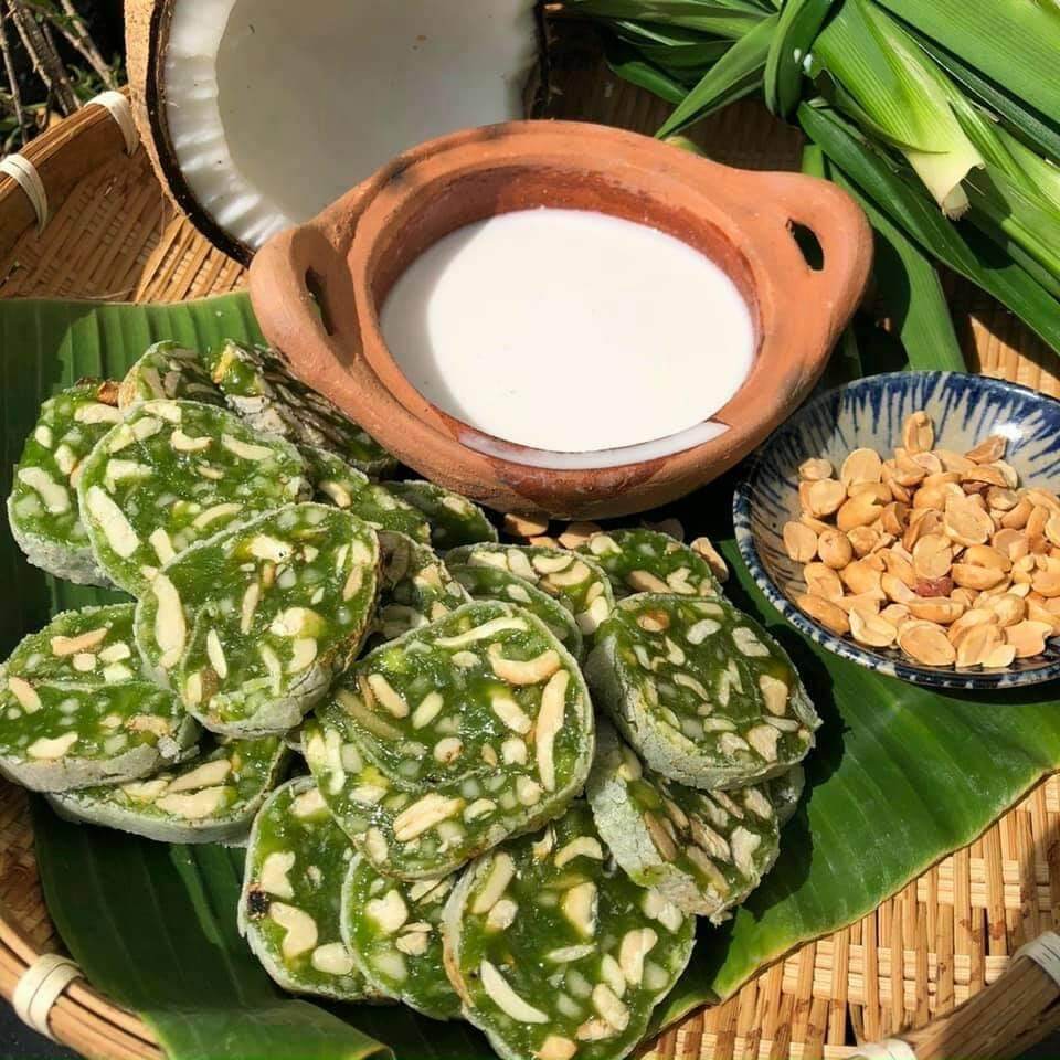 Kẹo chuối cuộn dừa non lá dứa 500g