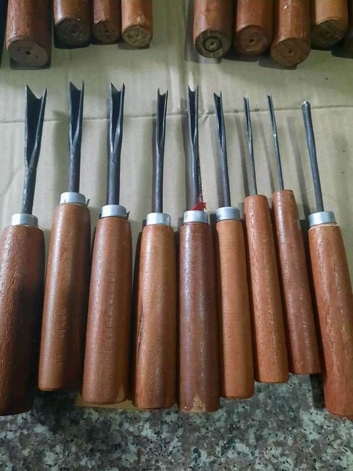 Bộ đục tỉa tách đục chữ v bộ 10 cây mài sắc tra cán đầy đủ hàng làng nghề Đồng kỵ Bắc Ninh