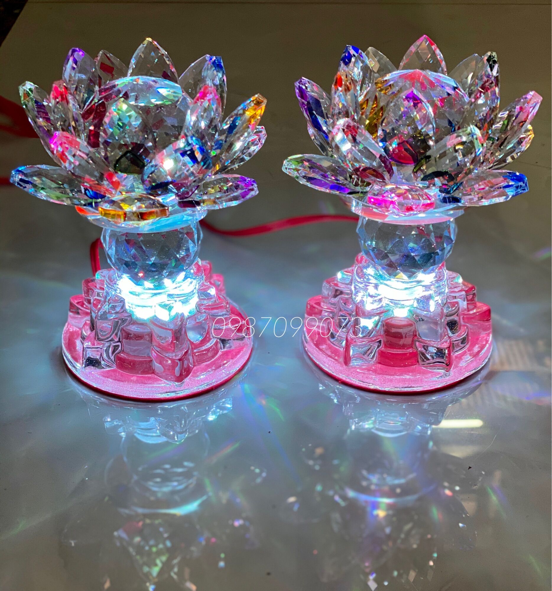 Cặp đèn thờ pha lê hoa sen đổi màu 501 - Đèn hoa sen pha lê cao 12cm