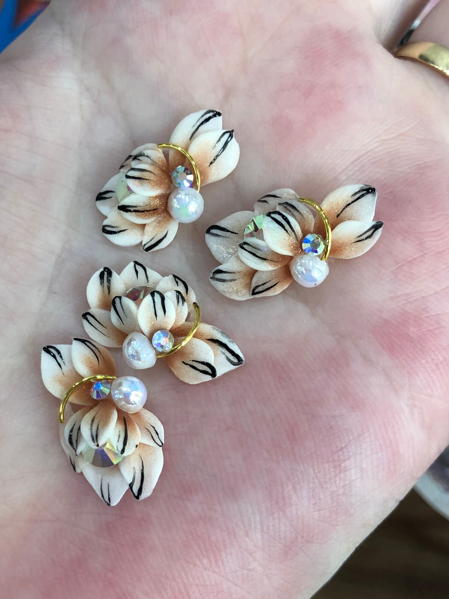 Hoa bột - phụ kiện nail - cúc vẽ