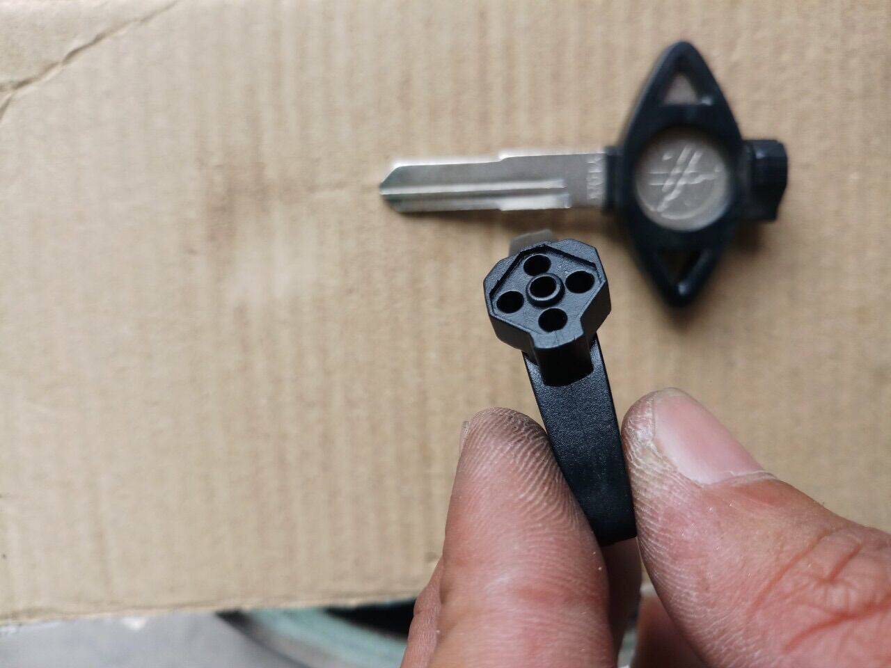 Combo 2 phôi chìa khoá YAMAHA ( rảnh trái , loại rảnh sọc )