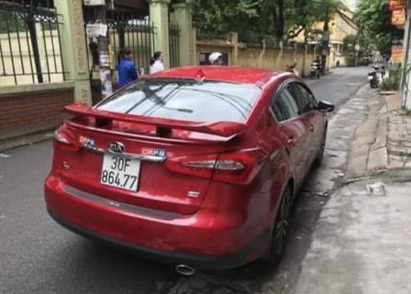 Đuôi gió thể thao các dòng xe sedan