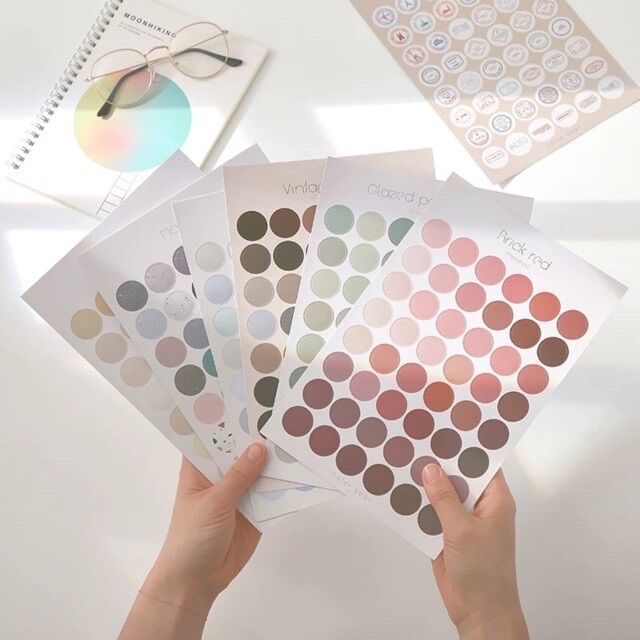 Stickers Chấm Tròn Có Nền Trang Trí Kpop Journal