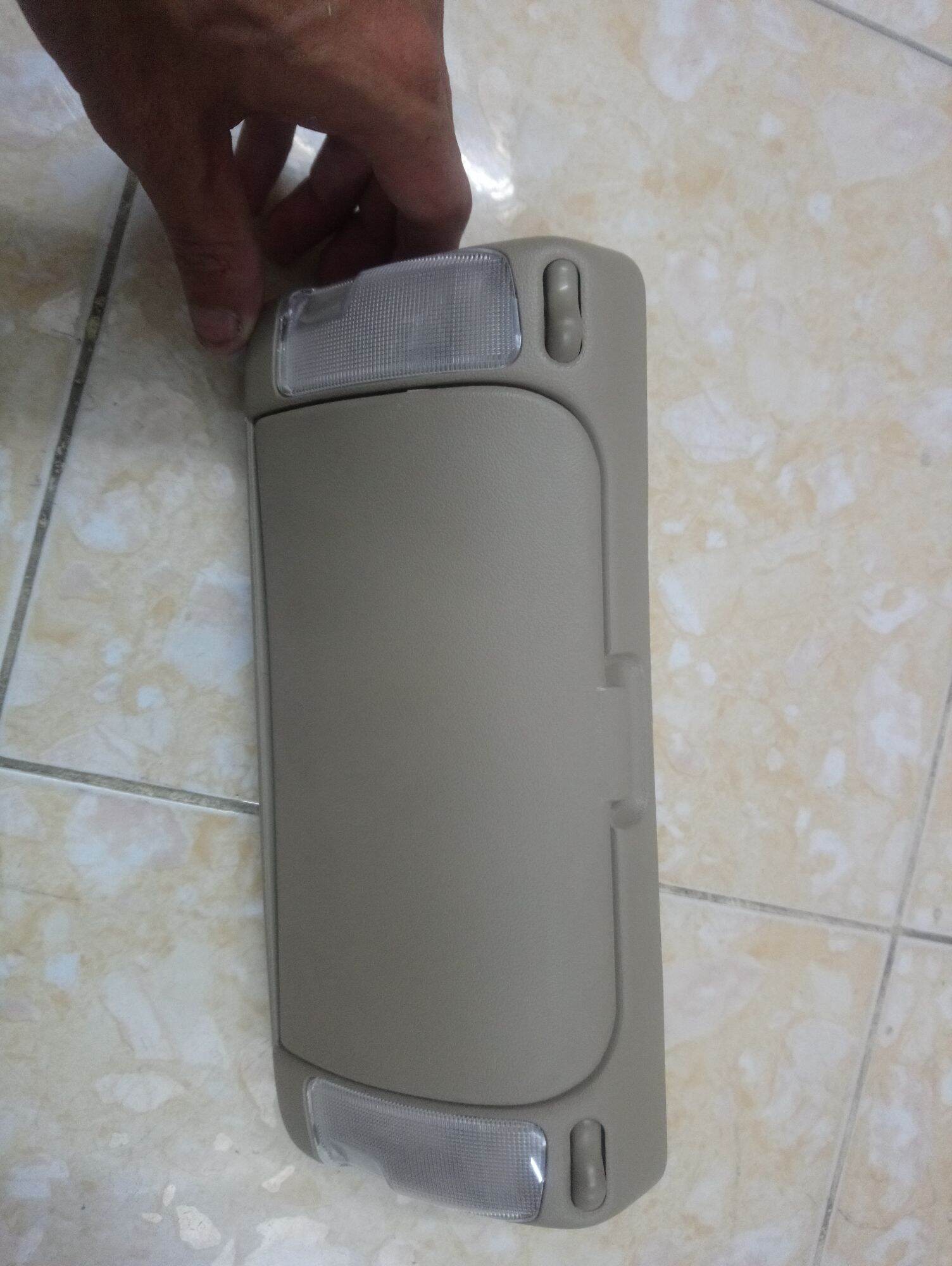 Đèn trần trước toyota innova 2006-2012