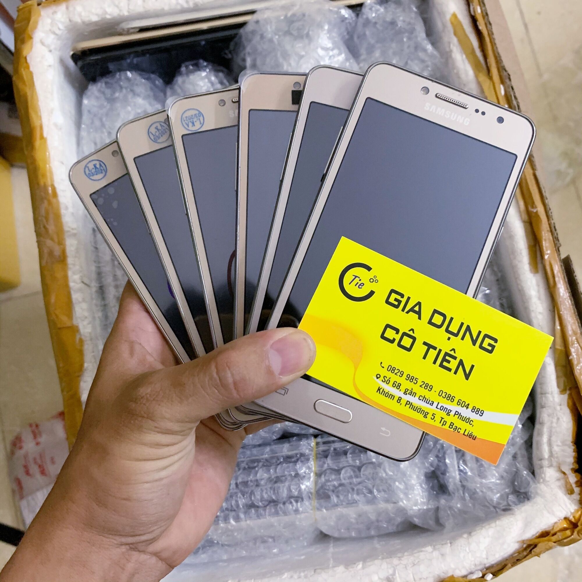 Điện thoại cảm ứng giá rẻ J2prime 5in pin trâu