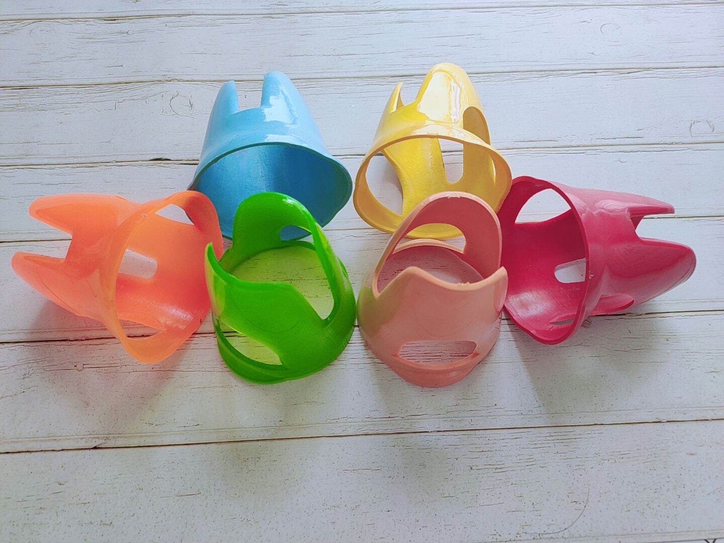 Đế bình nước phụ kiện dành cho hamters,thú cưng