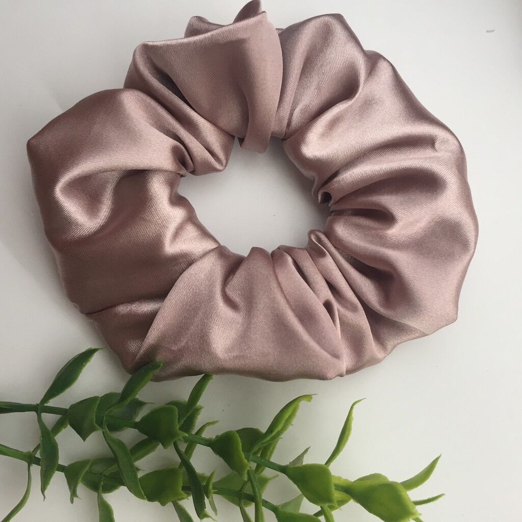 Dây buộc tóc scunchies