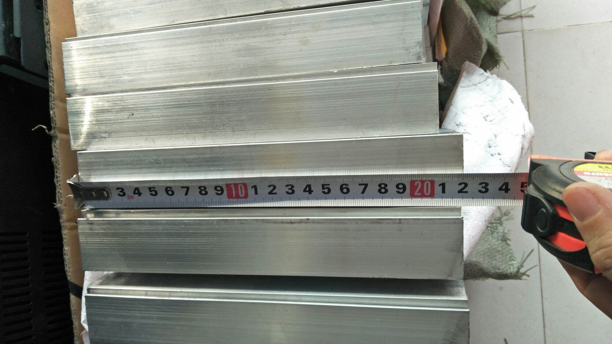 Nhôm 12 cánh, dài 22 cm, cao 11 cm