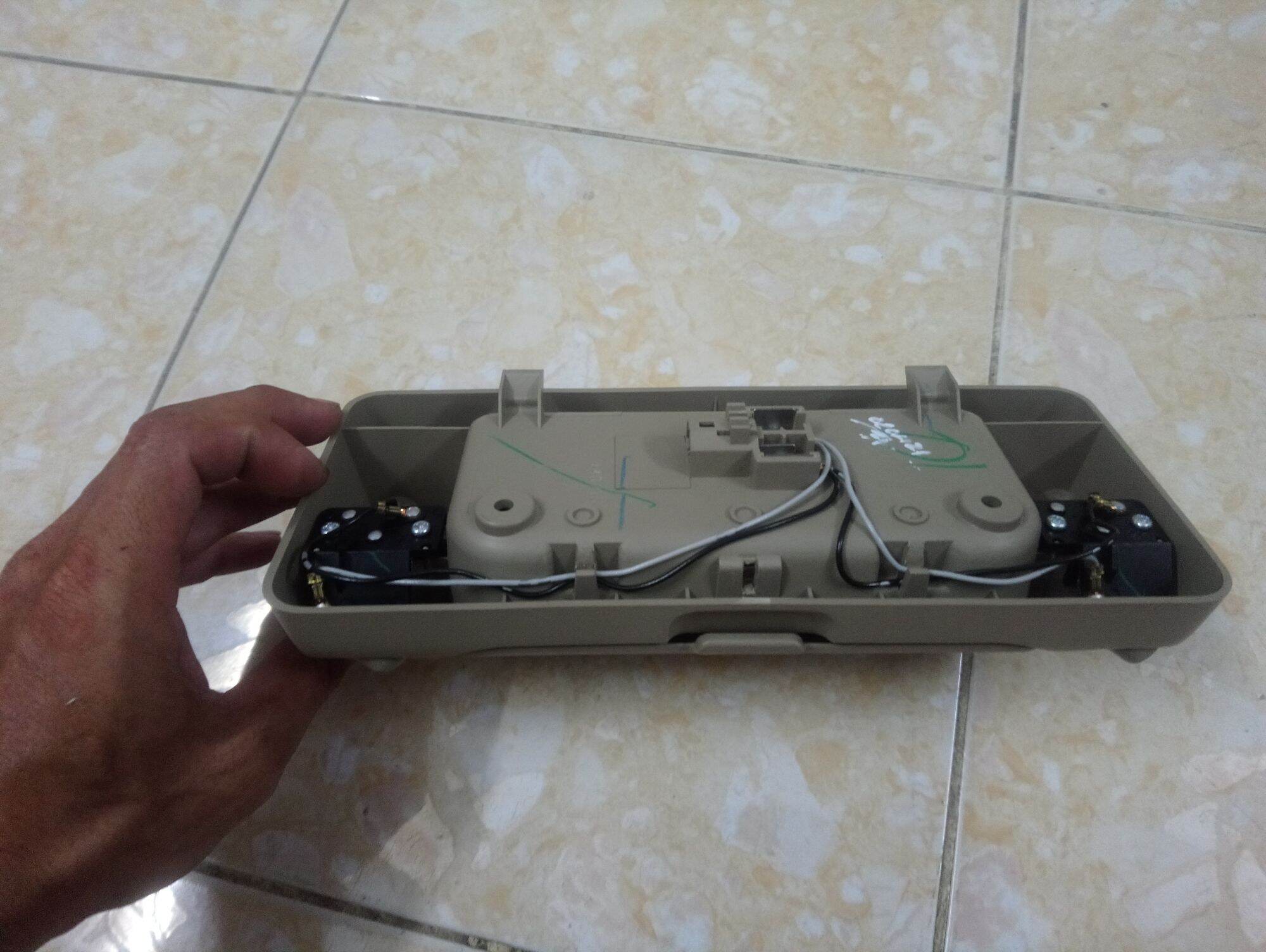 Đèn trần trước toyota innova 2006-2012