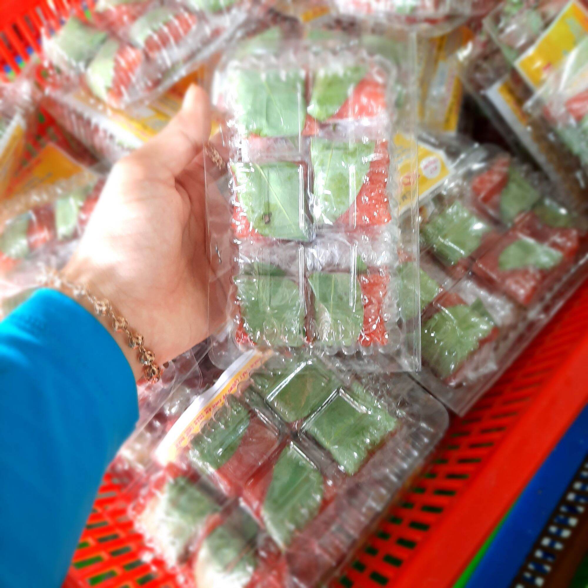 COMBO 10 HỘP NEM CHUA LAI VUNG LÁ CHÙM RUỘT ( TẶNG 1 HỘP CÙNG LOẠI)