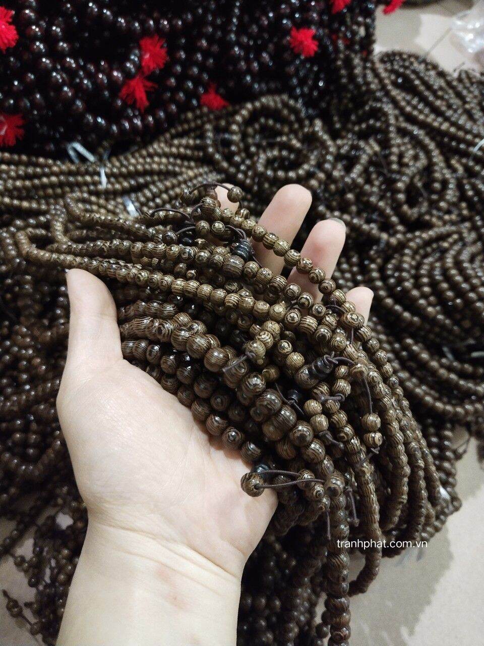 tràng 108 hạt gỗ mân tự nhiên (mun đuôi công) đẹp
