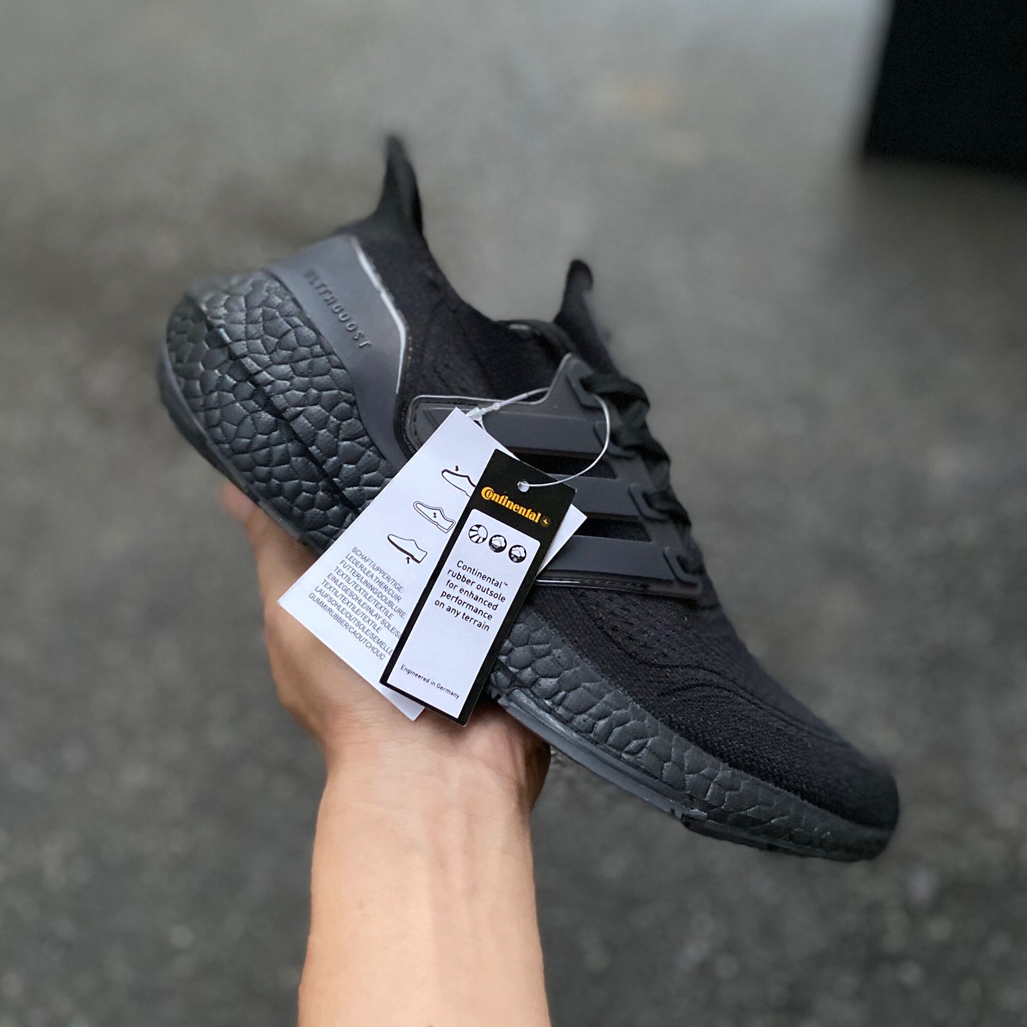Giày thể thao ultraboost đen full nam
