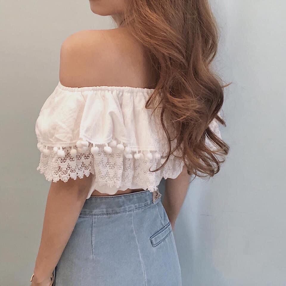 Áo crop bẹt vai viền bèo