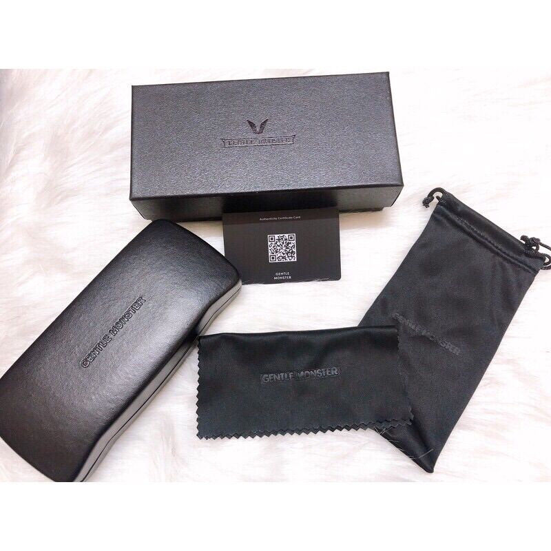 Hộp đựng kính Gentle Monster