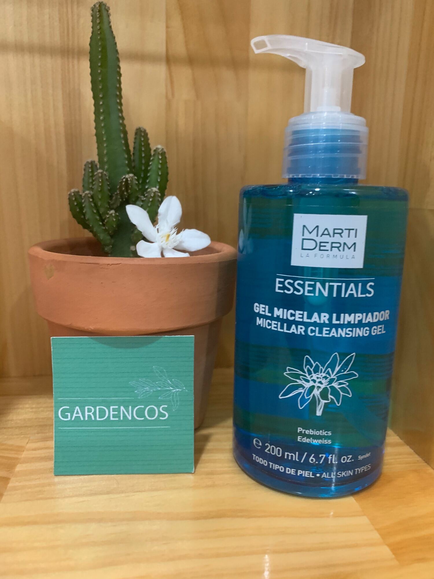 Gel Rửa Mặt Martiderm Essentials Micellar Cleansing Gel