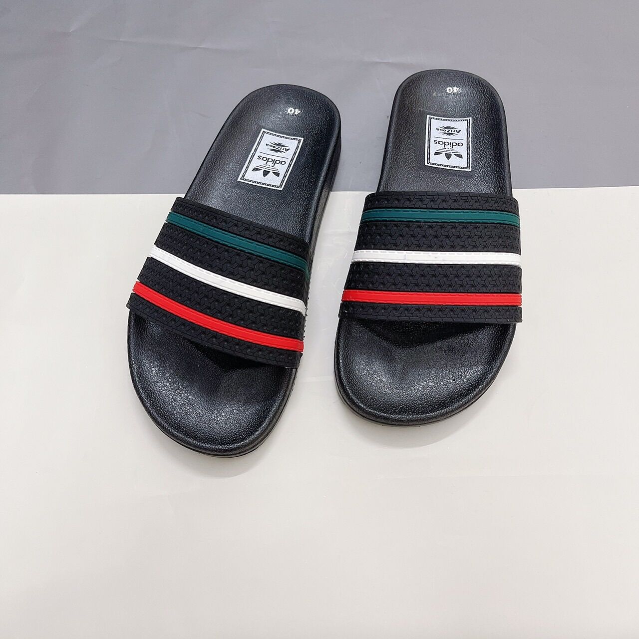 Dép adidass