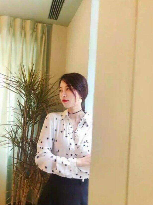 Áo sơ mi nữ họa tiết ngôi sao