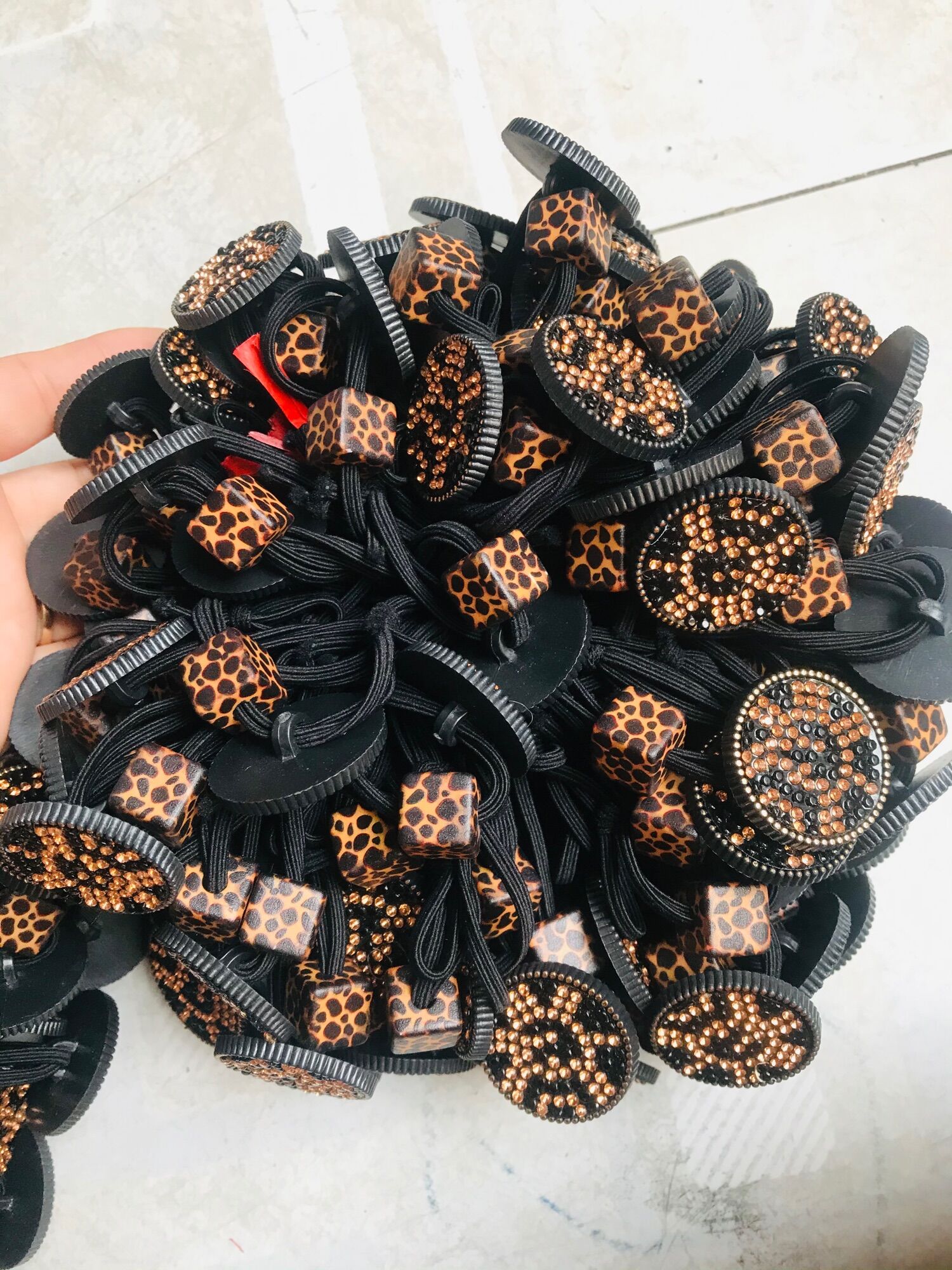 🐅Set 5 sợi Dây cột tóc Ngọc Da Beo Sang Trọng (Hình thật)