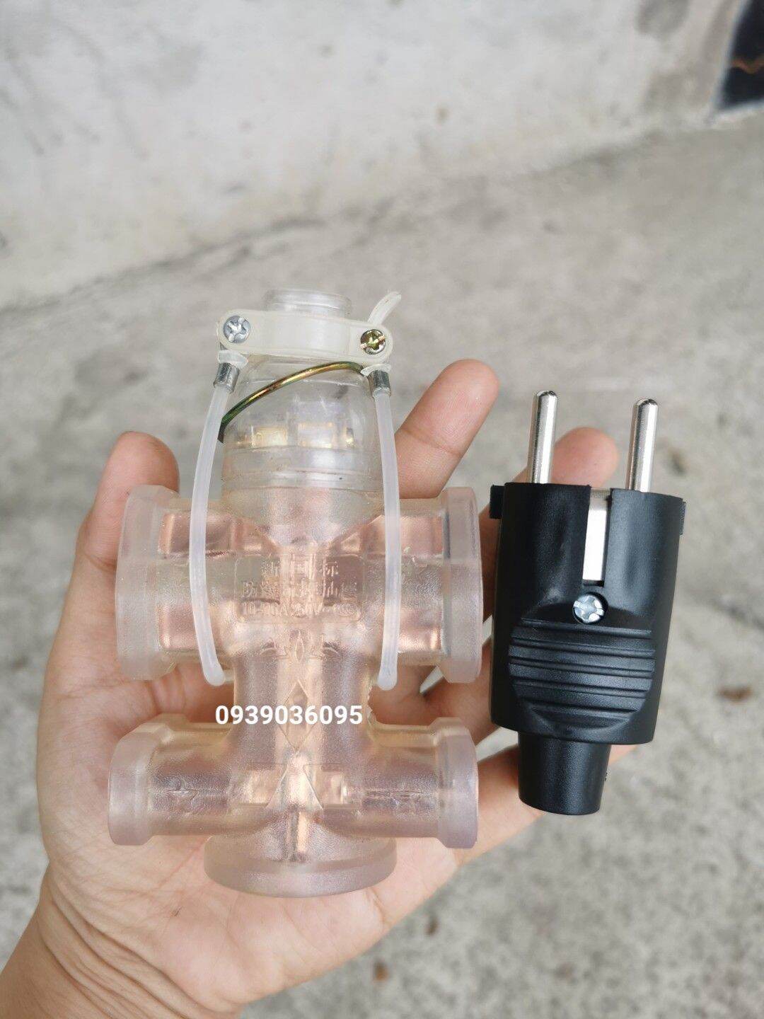 Combo 1 Ổ Cắm Đúc Cao Su Và 1 Phích Cắm Điện Công Nghiệp Chịu Tải - Chống Vỡ