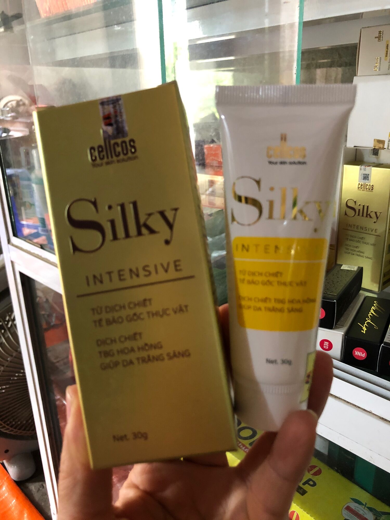 Kem Dưỡng Ẩm Silky Intensive 30g / Mediworld