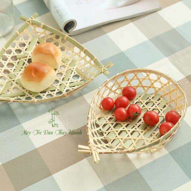 Đĩa tre hình thuyền hoặc con cá