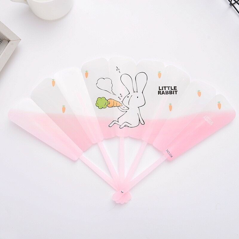 Quạt nhựa cầm tay dễ thương