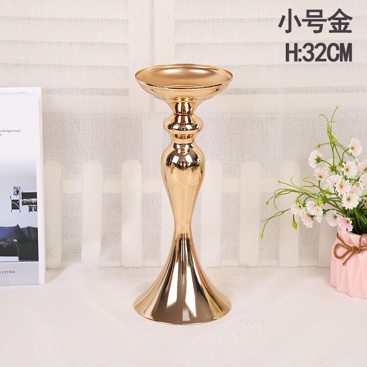 Chân nến đuôi cá cách điệu trang trí tiệc