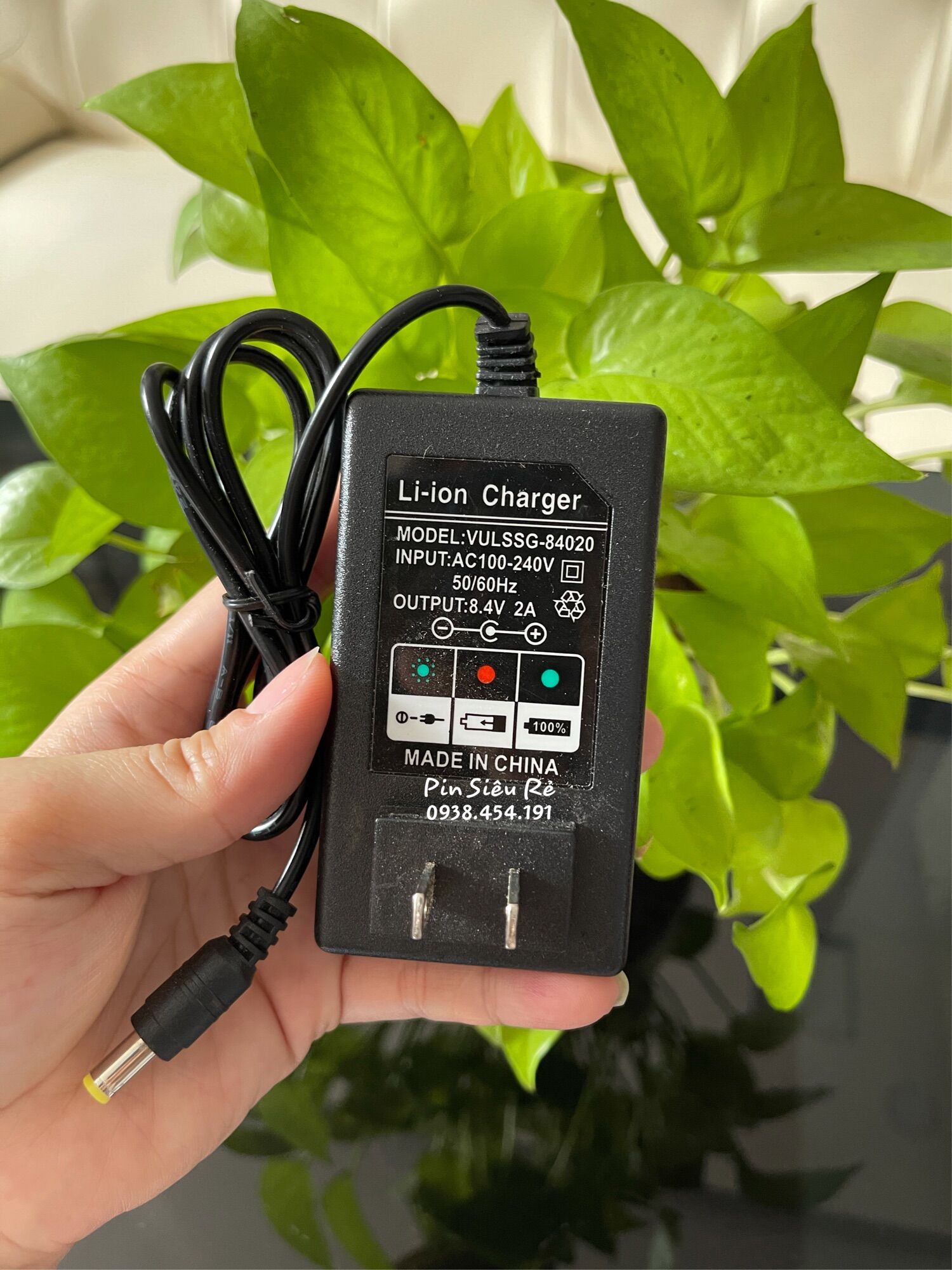 [HCM]Sạc 2S: 8.4V - 2A Có Đèn Báo đầy