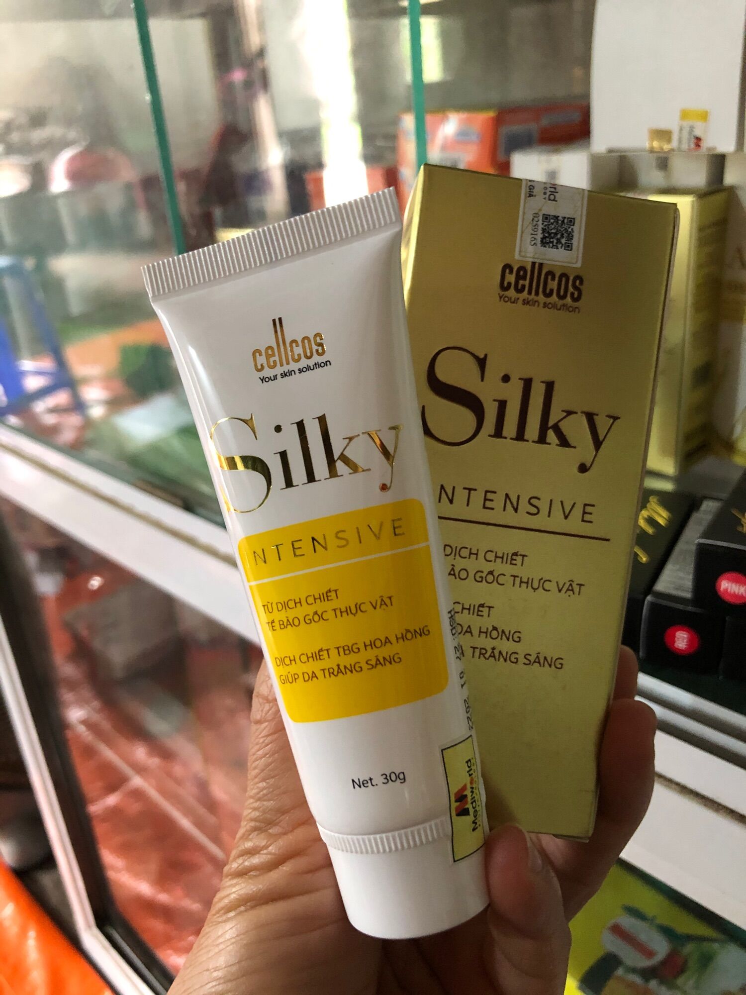 Kem Dưỡng Ẩm Silky Intensive 30g / Mediworld