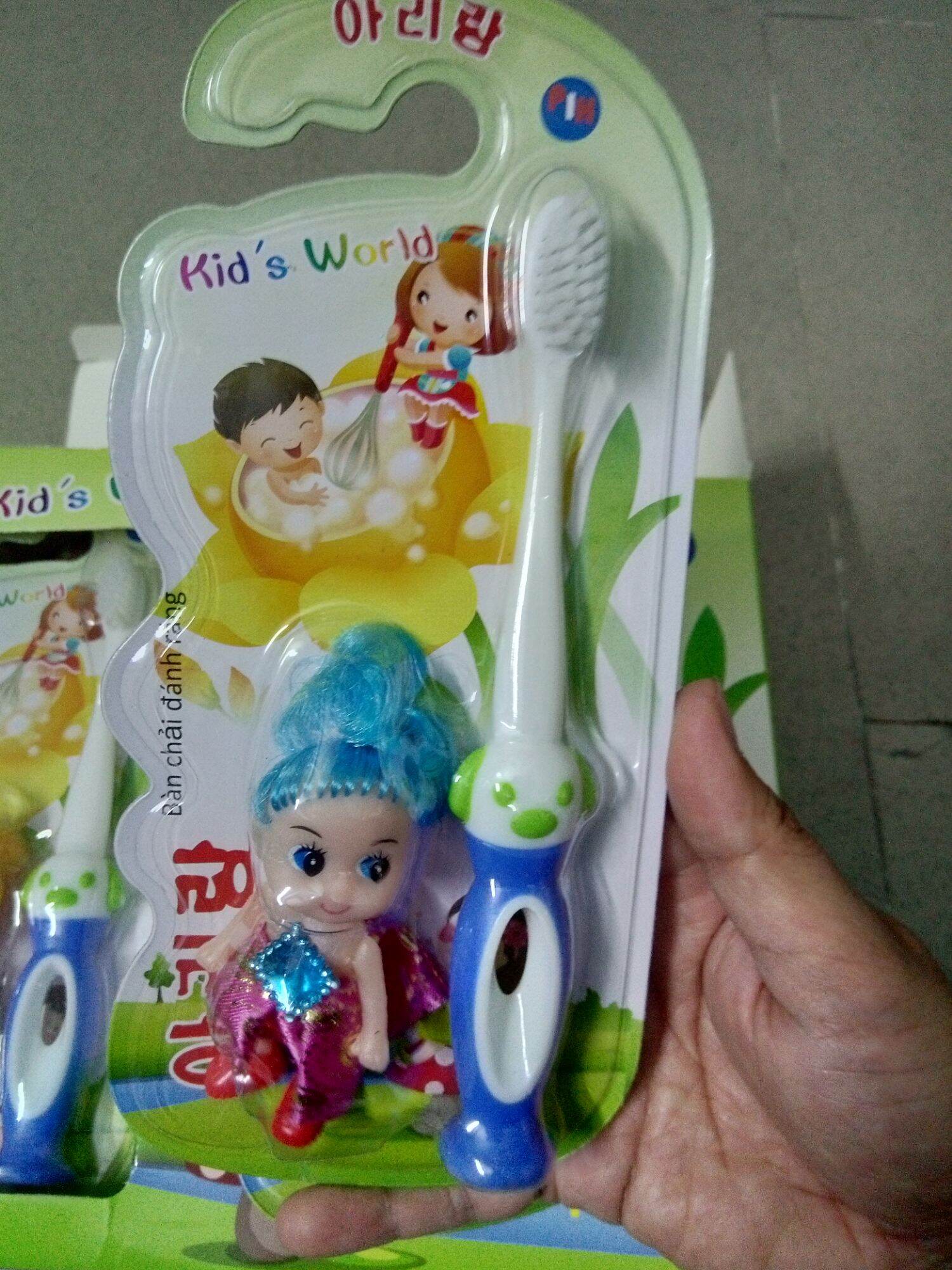 Bàn chải đánh răng nhập khẩu Hàn quốc cho bé[ có tặng đồ chơi]