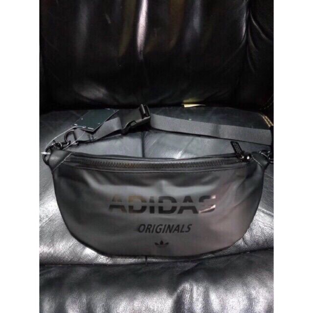 Túi bao tử Adidas chất liệu da - Tặng mặt nạ đắp mặt
