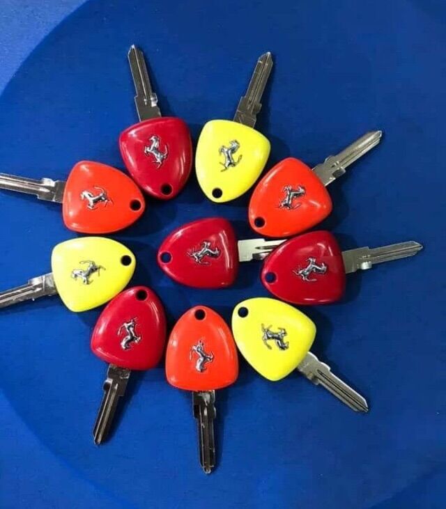 Vỏ chìa khoá xe Piaggio ĐỘ mẫu Ferrari ( có lỗ nhét chíp ) xe Vespa , Liberty , Fly , Medley
