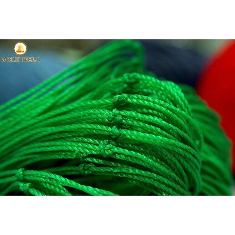 Lưới làm giàn cho cây thân leo.