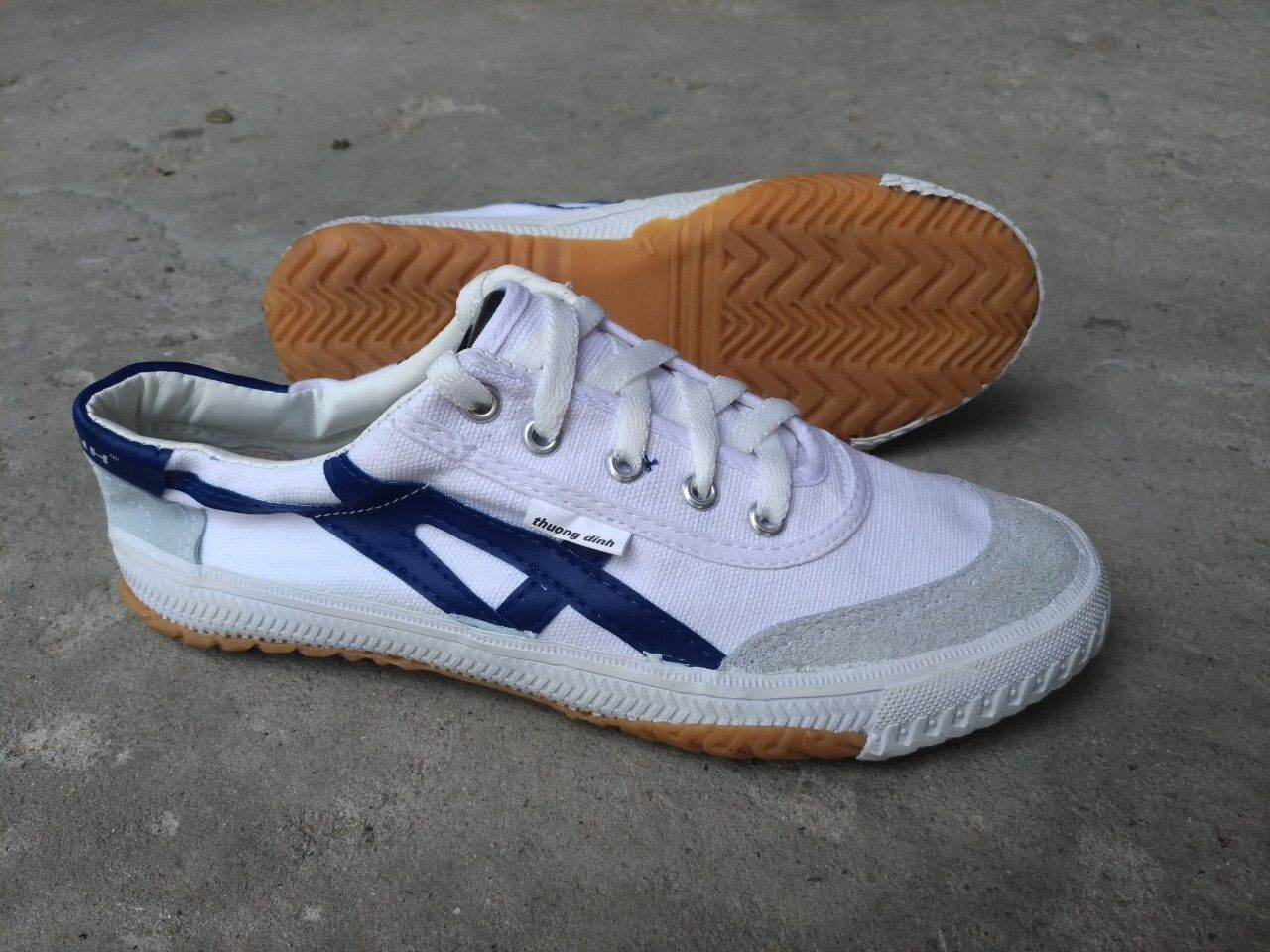 Giày bata chạy bộ Thượng Đình