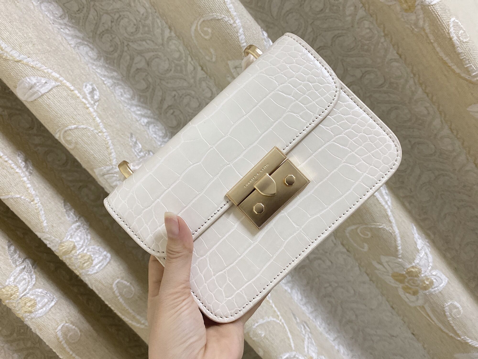 Túi CNK bản like aut khoá mờ, có tem cod, da bóng vân rắn