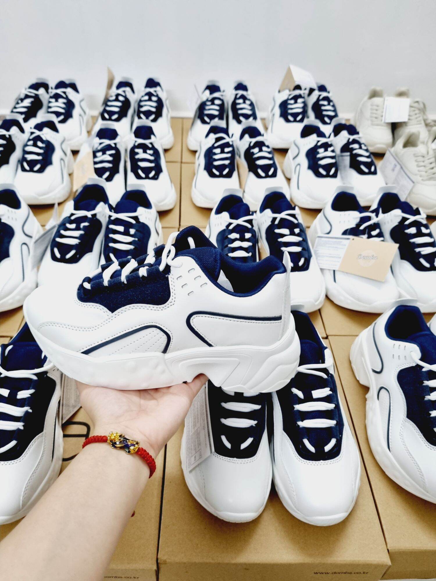 giày sneaker DOMBA ROUND UP Hàn Quốc