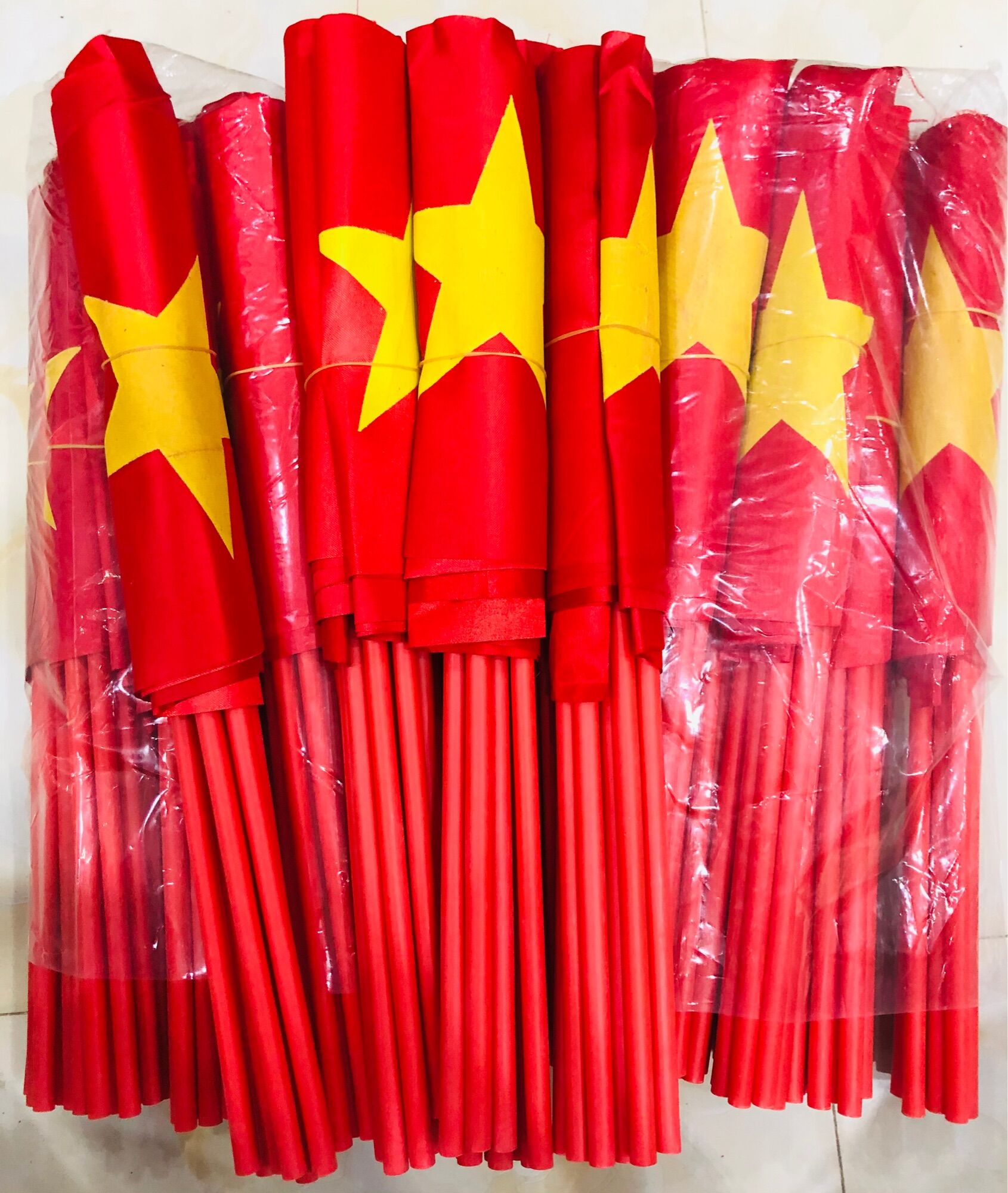 Sỉ 10 cờ vẫy cầm tay, cờ khai giảng, cờ cổ vũ bóng đá