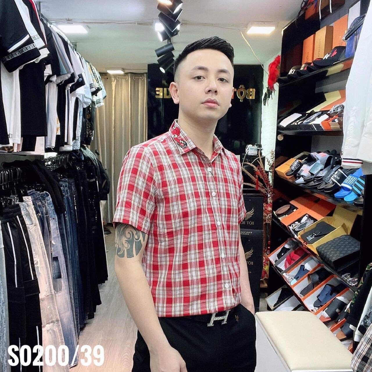 Áo sơ mi kẻ caro tay cộc cổ thêu rắn cực chất