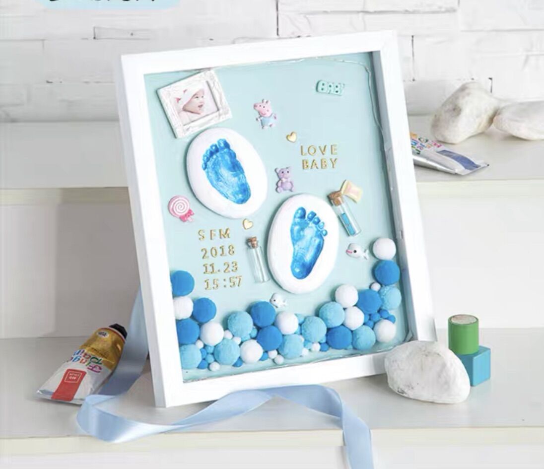 ( In ảnh inbox shop) Size 20x25cm Khung tranh in dấu chân tay
