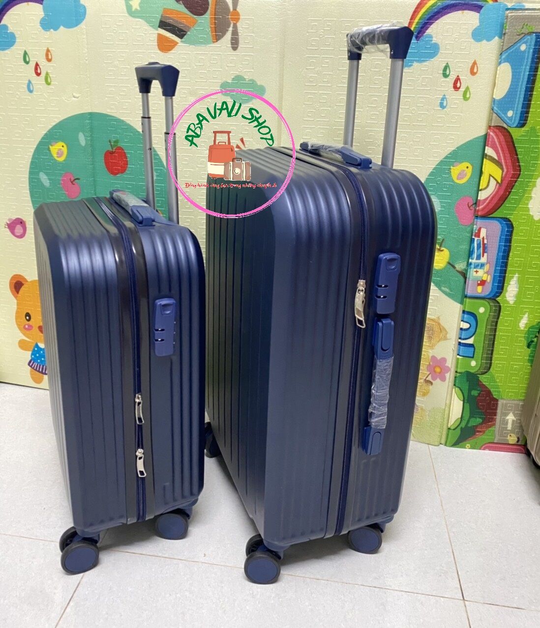 Vali kéo du lịch size 24inch màu xanh( bảo hành 12 tháng)