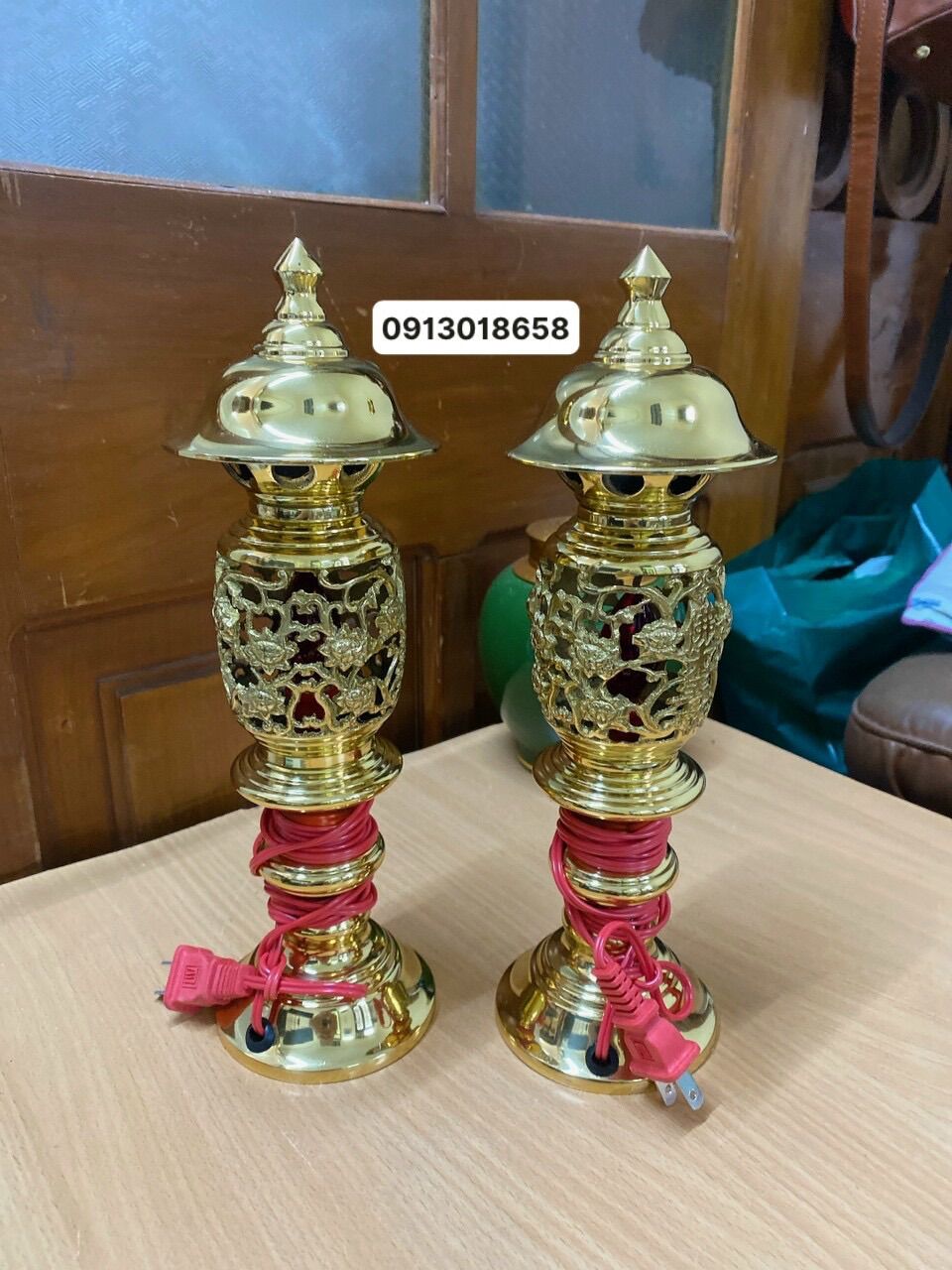 Đôi đèn điện thờ bằng đồng vàng nguyên chất cao 28cm